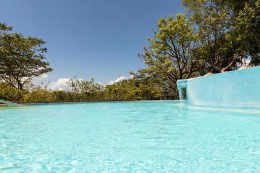 Colinas Del Miravalles & Hot Springs Guayabo (Guanacaste)
