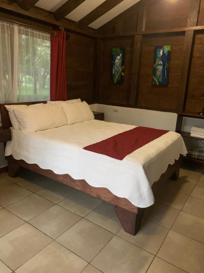 Colinas Del Miravalles & Hot Springs Hotel